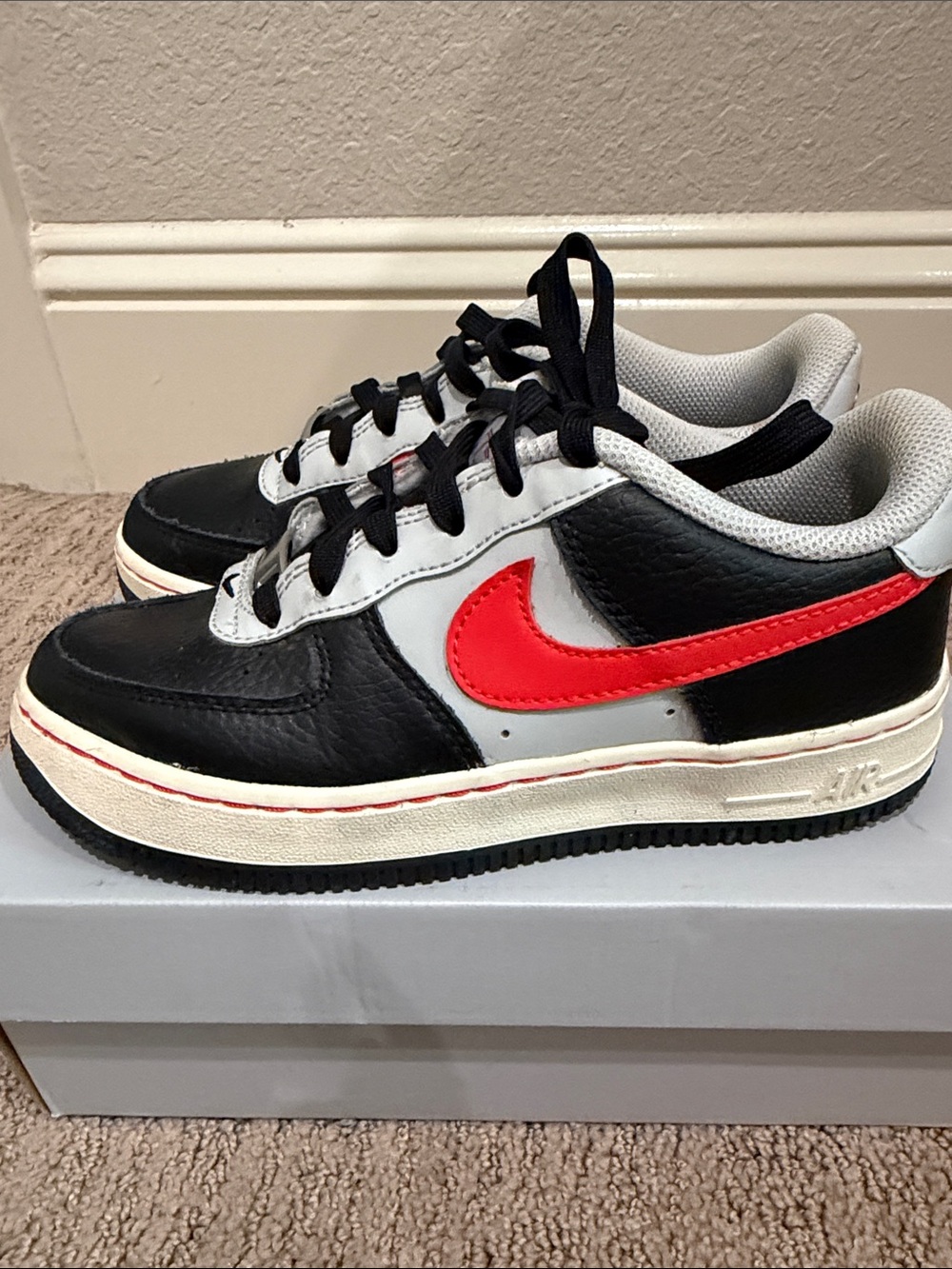 Nike Air Force 1 -  Kids Black, White & Red Low-Top Sneakers - Picture 5 of 9